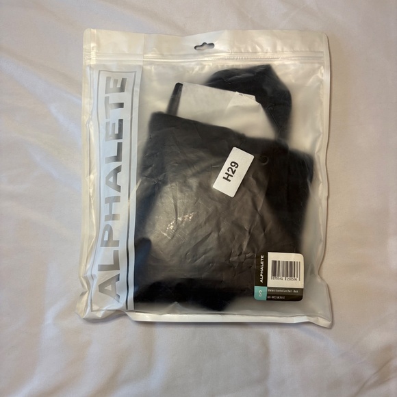 Alphalete NWT Essential Core Black Shorts- Size Small‎ - Picture 3 of 5